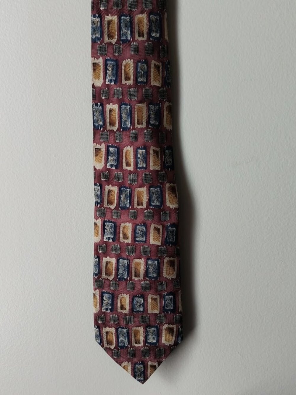 Men's Geometric Patterned Silk Tie - burgandy tan blue